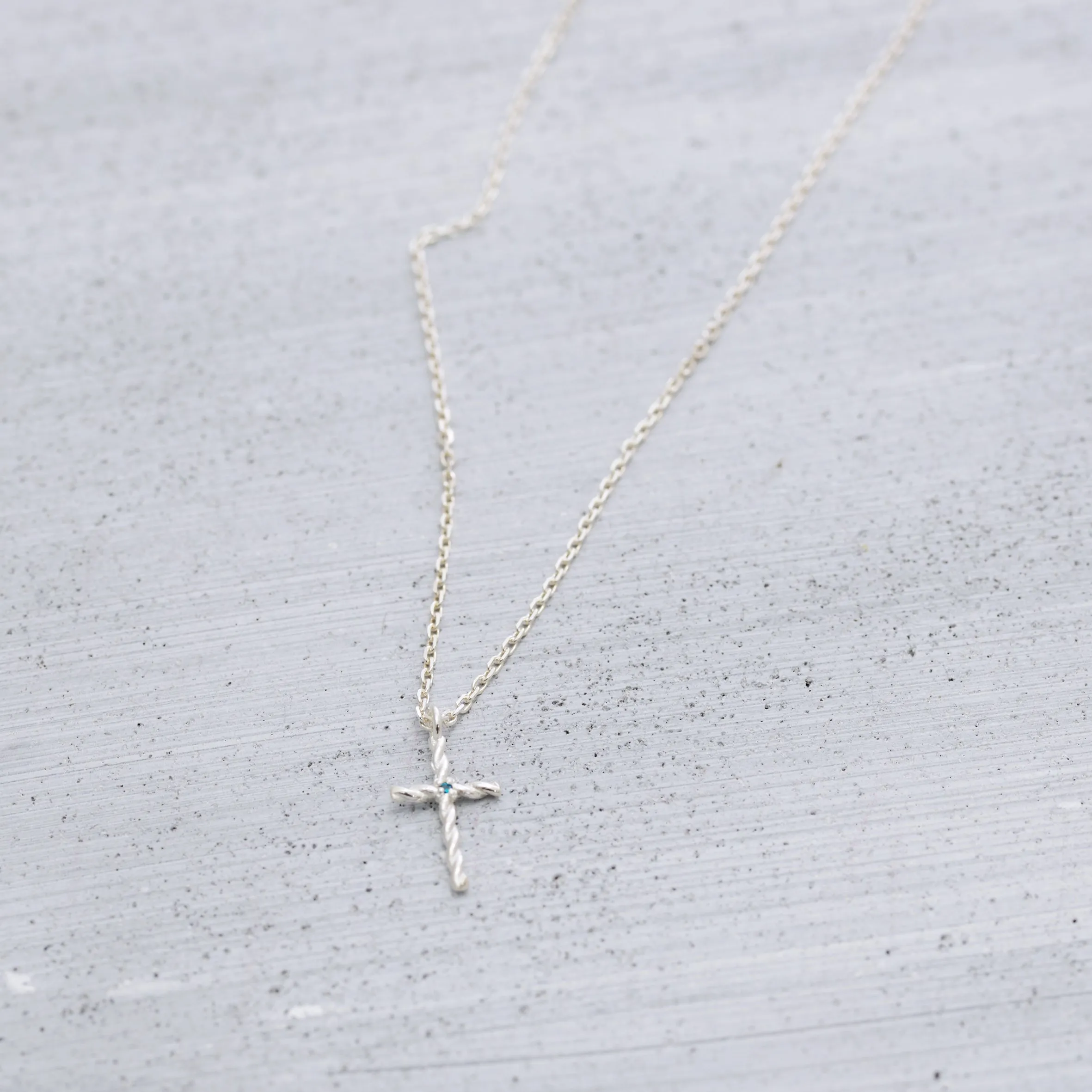 Twisted cross Necklace - Silver