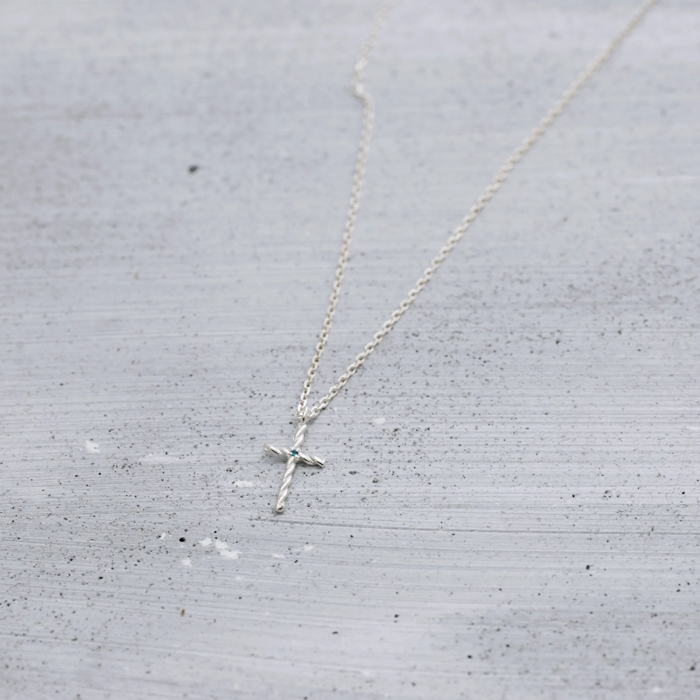 Twisted cross Necklace - Silver